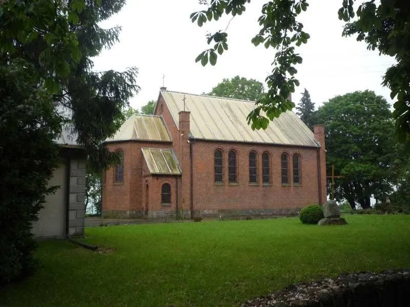 Kościół ze złotym dachem